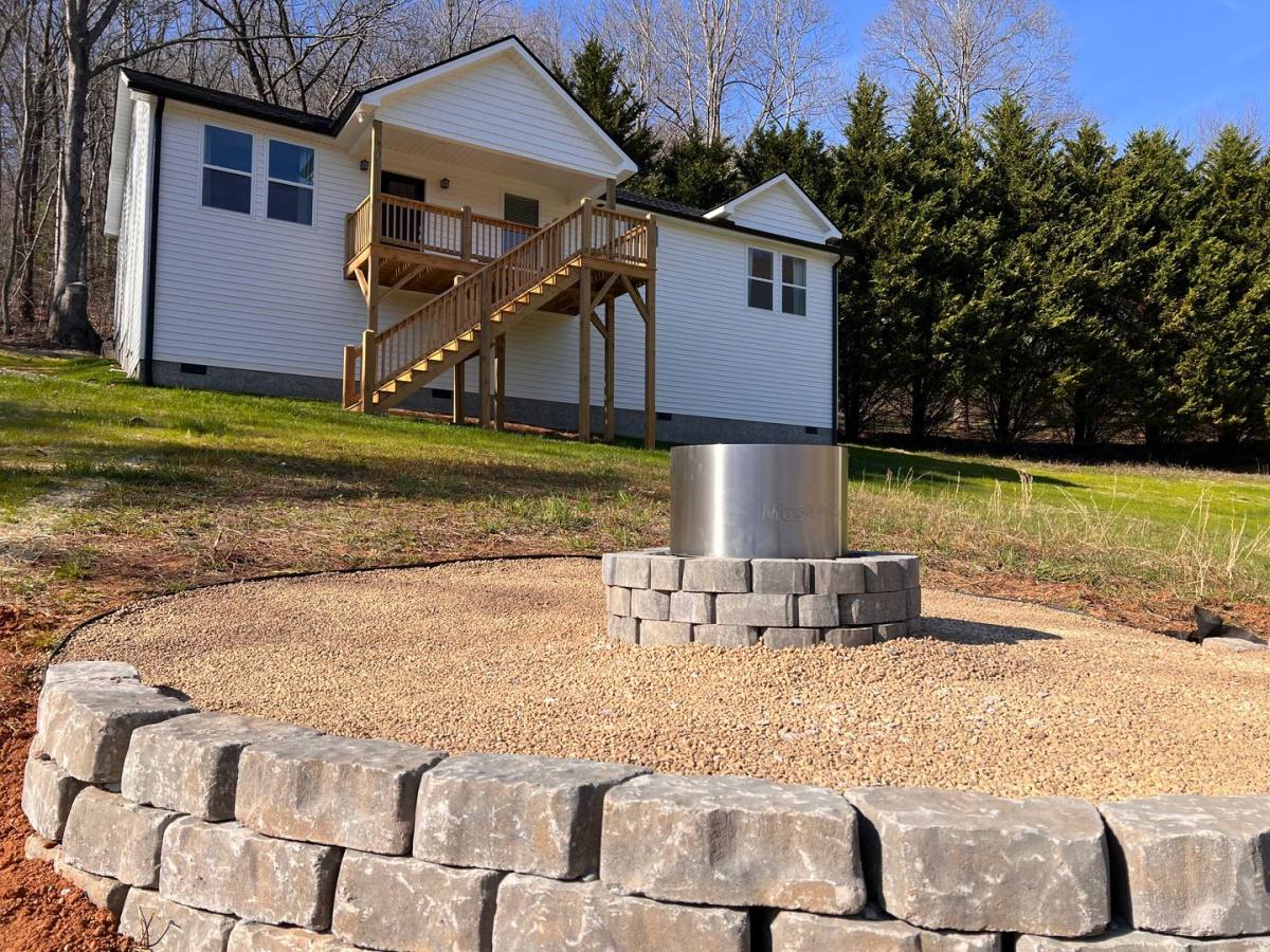 House for rent at 212 Eller Cove Rd, Weaverville, NC 28787