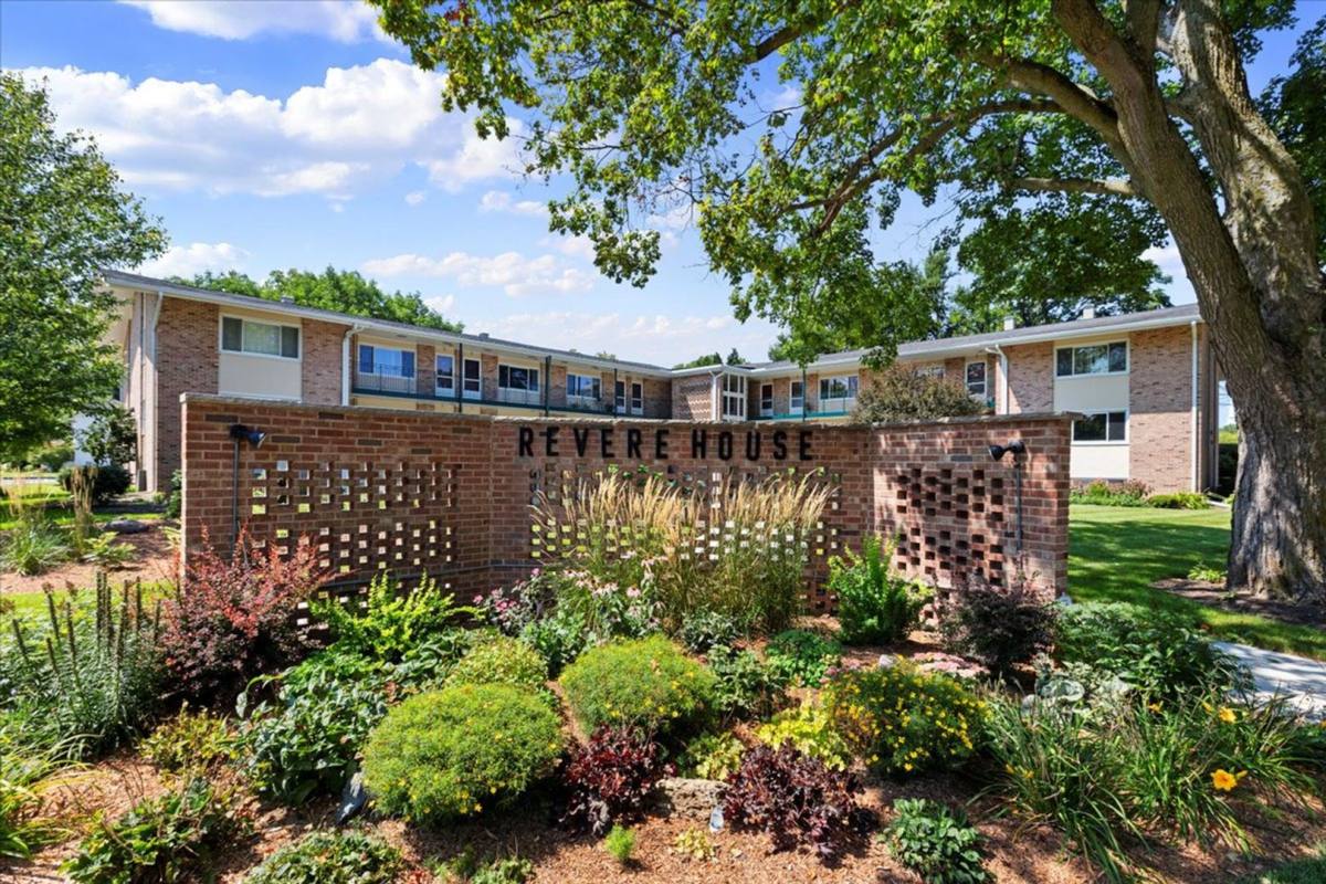 Apartment for rent at 233 S Batavia Ave, Batavia, IL 60510