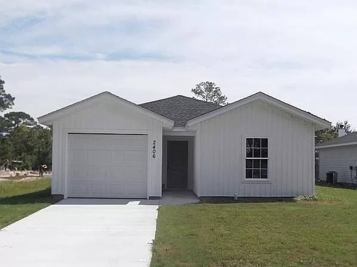 House for rent at 2406 Quiet Oaks Dr, Panama City, FL 32405