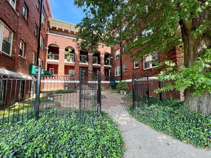 Apartment for rent at 116 E Chestnut St #3, Asheville, NC 28801