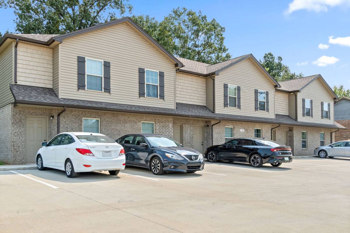 Apartment for rent at 1269 Parkway Place, Clarksville, TN 37042