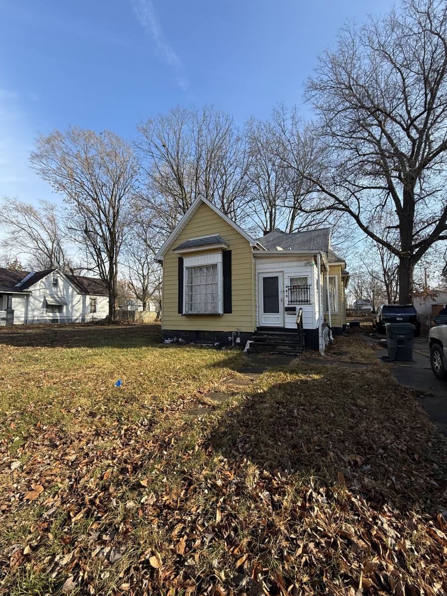 House for rent at 944 N College St, Decatur, IL 62522