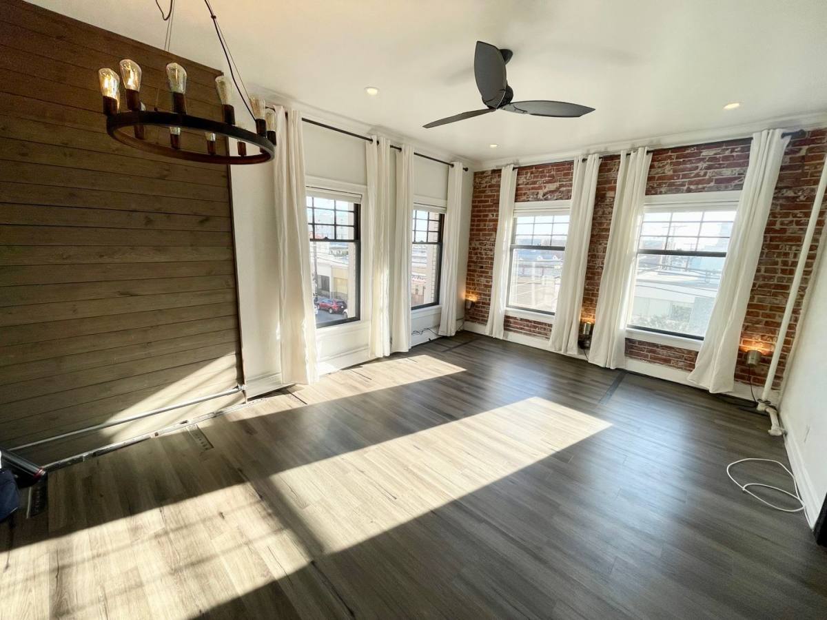 Condo for rent at 2121 James M Wood Blvd, Los Angeles, CA 90006