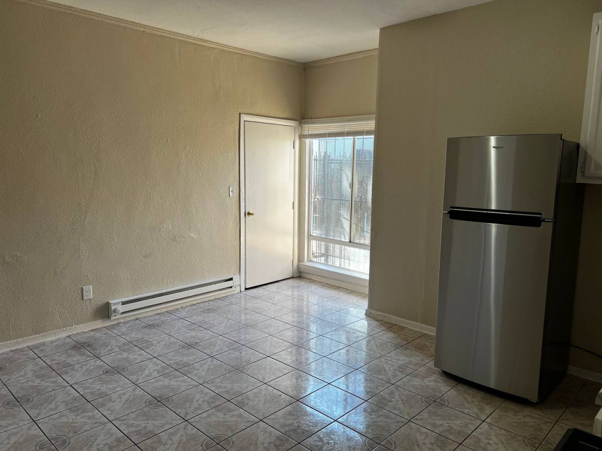 Apartment for rent at 1018 W 57th St, Los Angeles, CA 90037