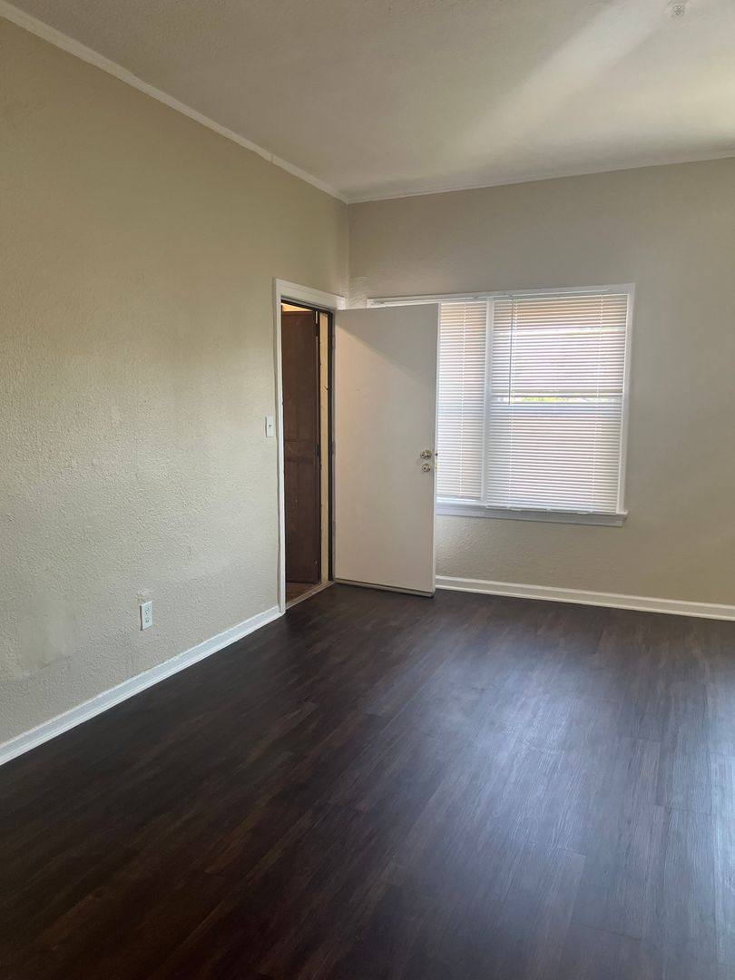 Apartment for rent at 1018 W 57th St, Los Angeles, CA 90037