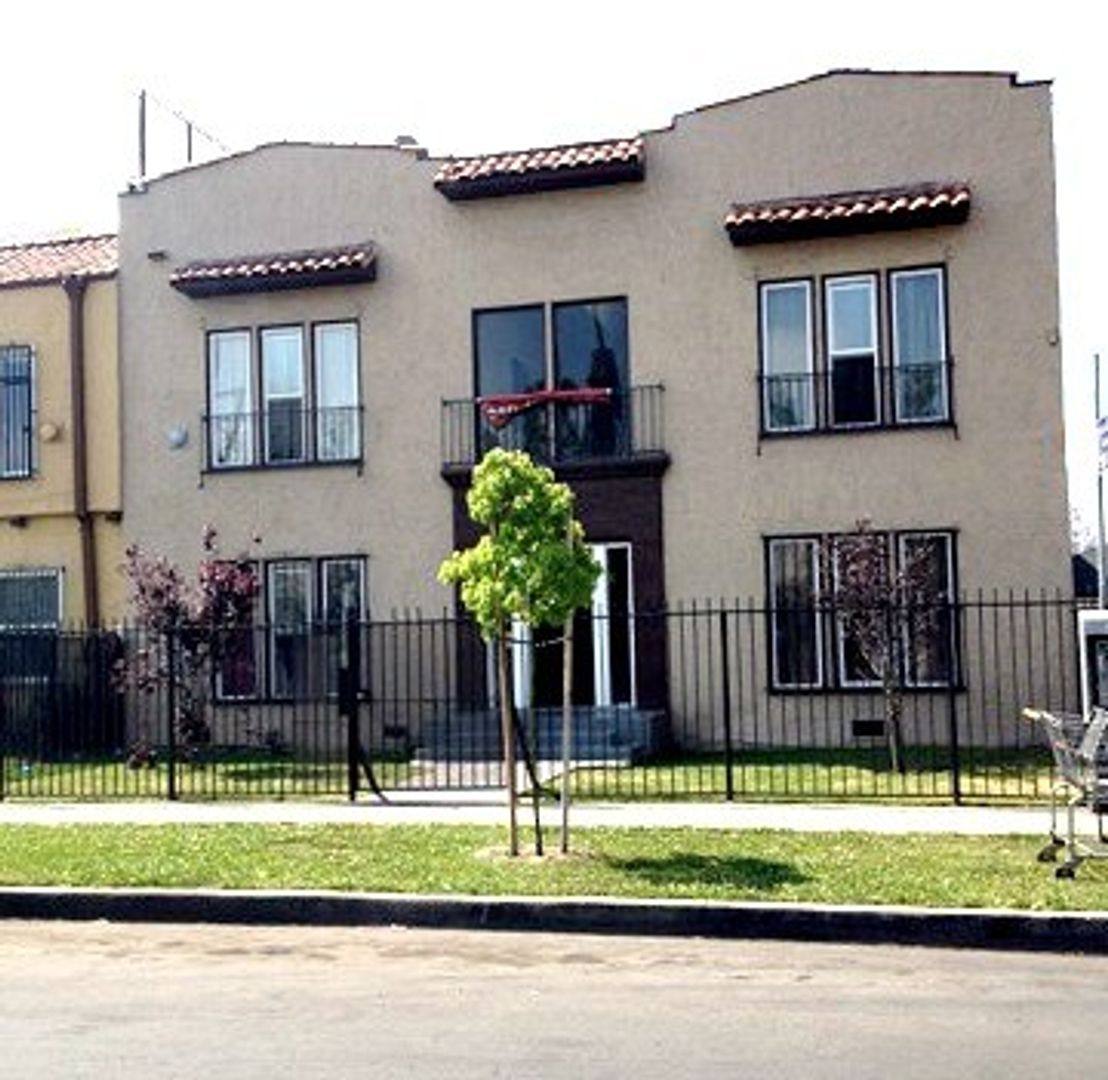 Apartment for rent at 1018 W 57th St, Los Angeles, CA 90037