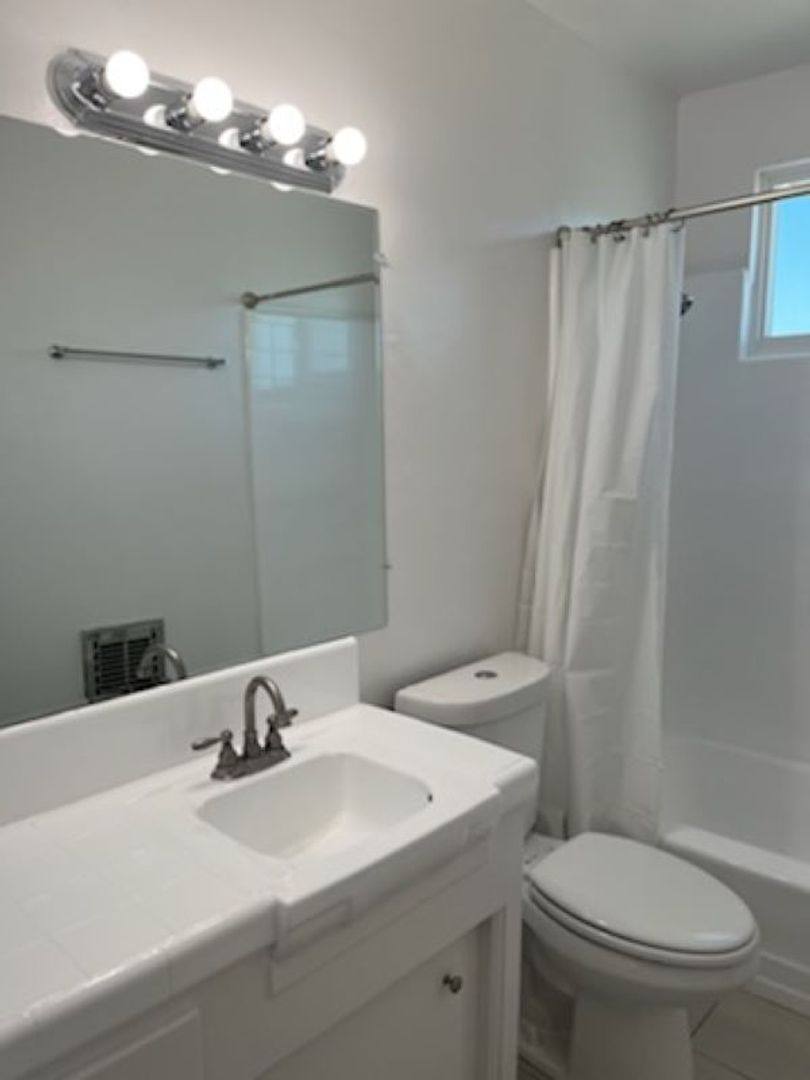 Apartment for rent at 4525 August St, Los Angeles, CA 90008