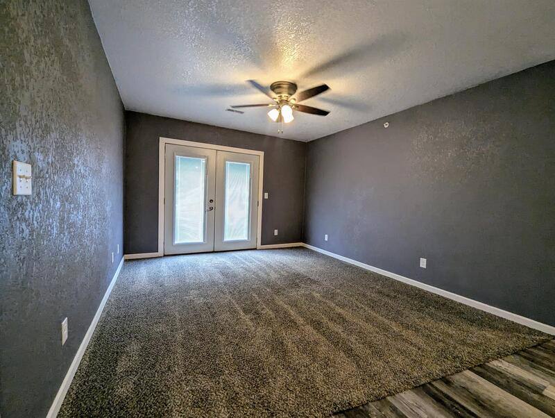 Apartment for rent at 1317 B Ave W #17, Oskaloosa, IA 52577