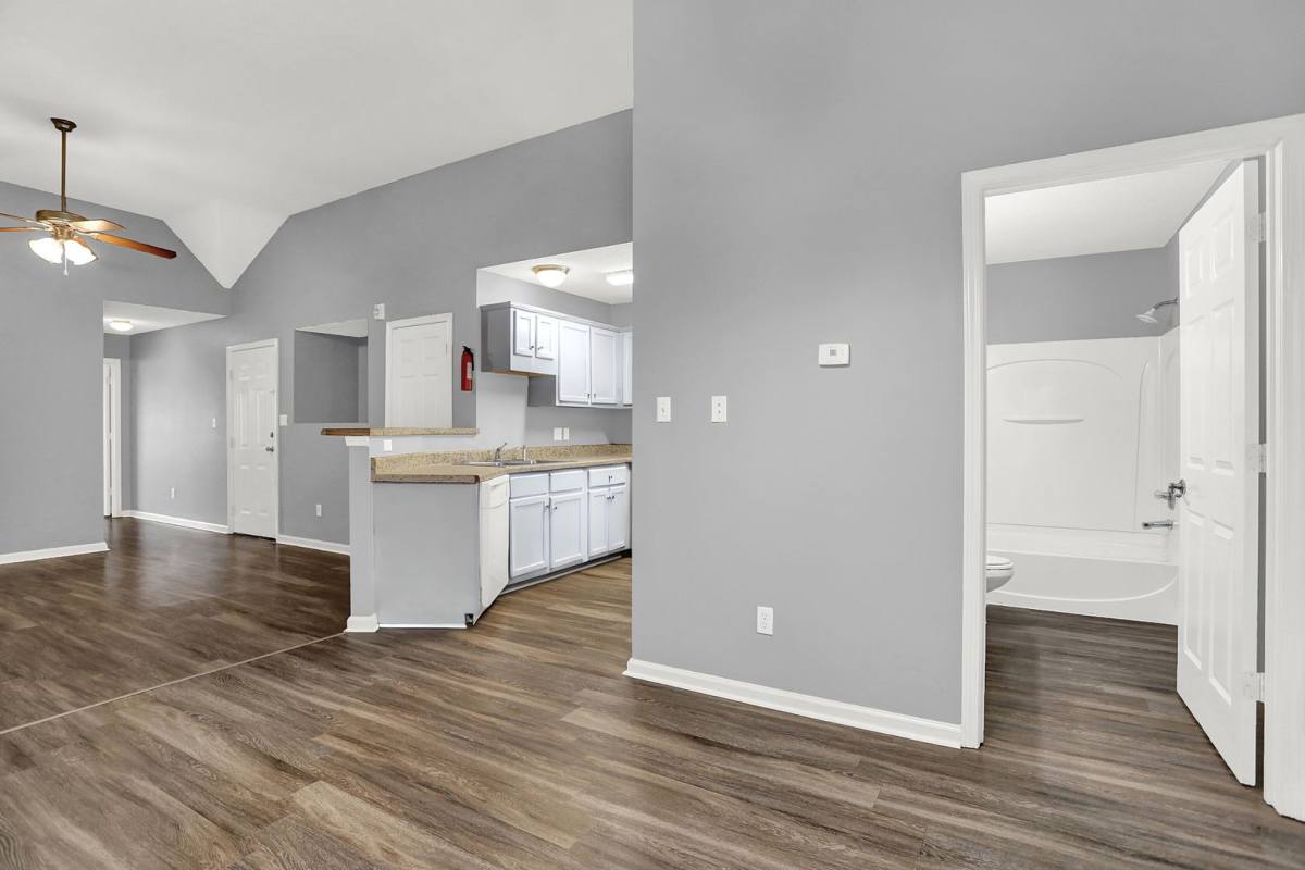 Townhouse for rent at 818 Barrington Woods Cove, Southaven, MS 38671
