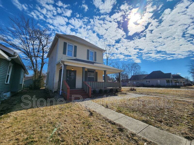 Apartment for rent at 2305 N 11th St #1, Terre Haute, IN 47804