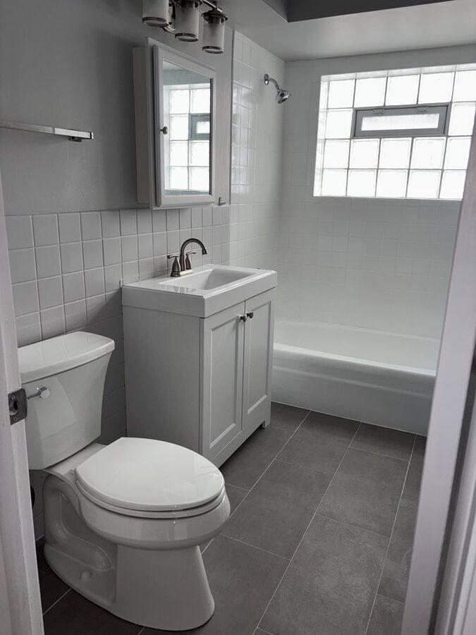 Apartment for rent at 6819 W 95th St #4, Oak Lawn, IL 60453