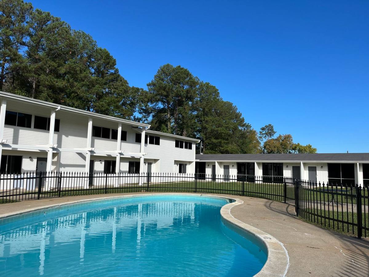 Courtyard Apartment Homes, 4609 Broadmoor Dr, Meridian, MS 39305 - Apartment for Rent - Image 10