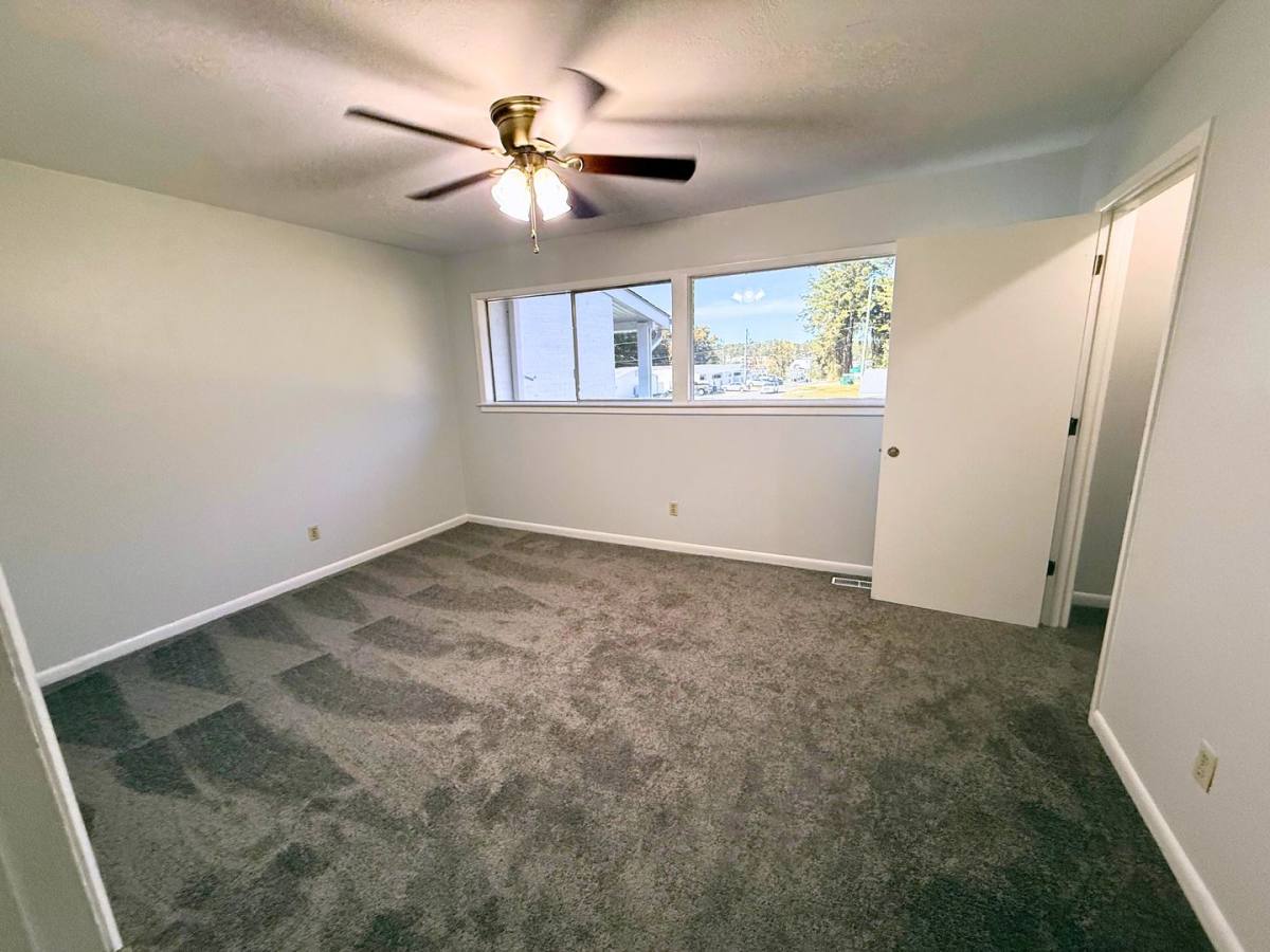 Courtyard Apartment Homes, 4609 Broadmoor Dr, Meridian, MS 39305 - Apartment for Rent - Image 9