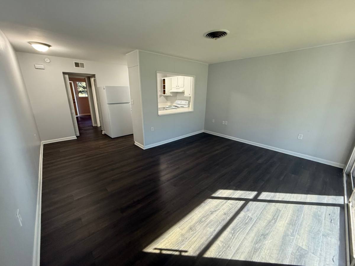 Courtyard Apartment Homes, 4609 Broadmoor Dr, Meridian, MS 39305 - Apartment for Rent - Image 2