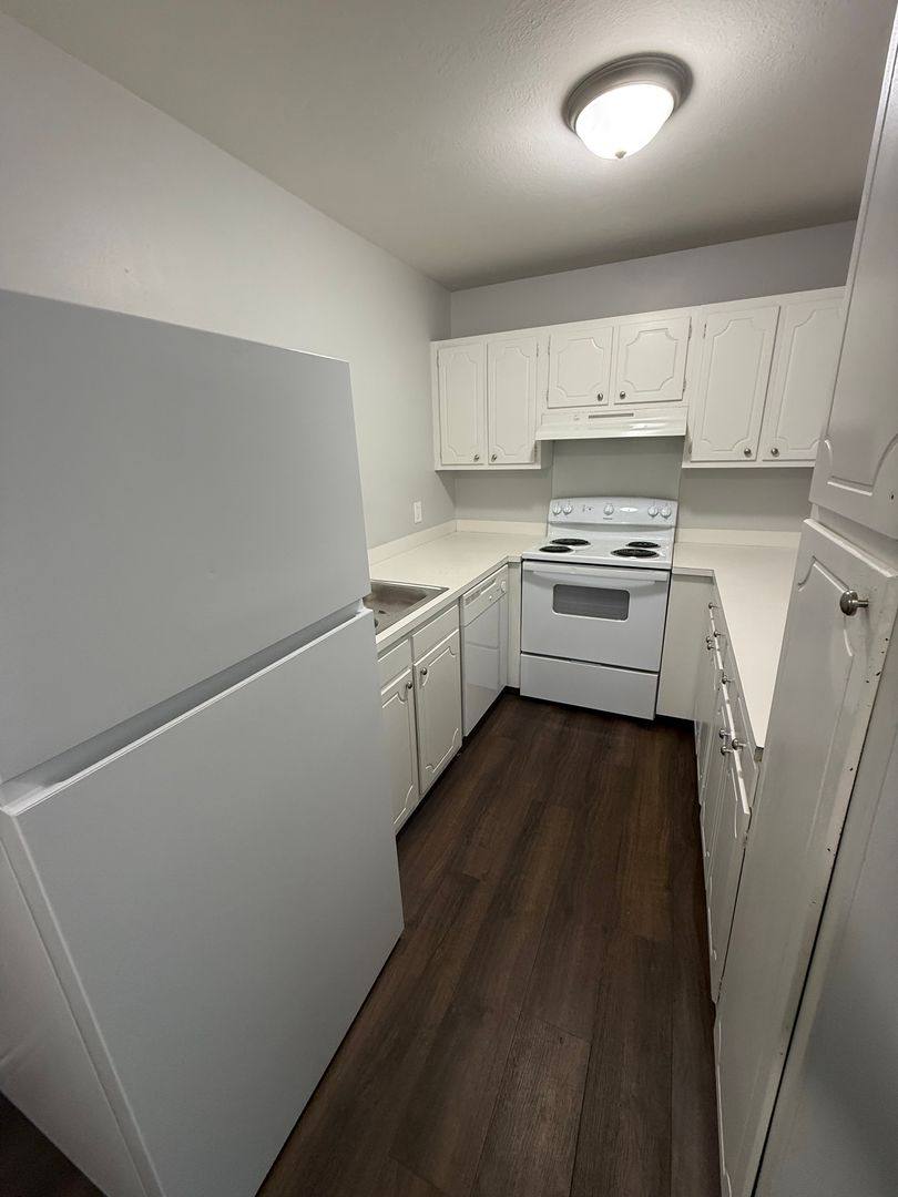 Courtyard Apartment Homes, 4609 Broadmoor Dr, Meridian, MS 39305 - Apartment for Rent - Image 4