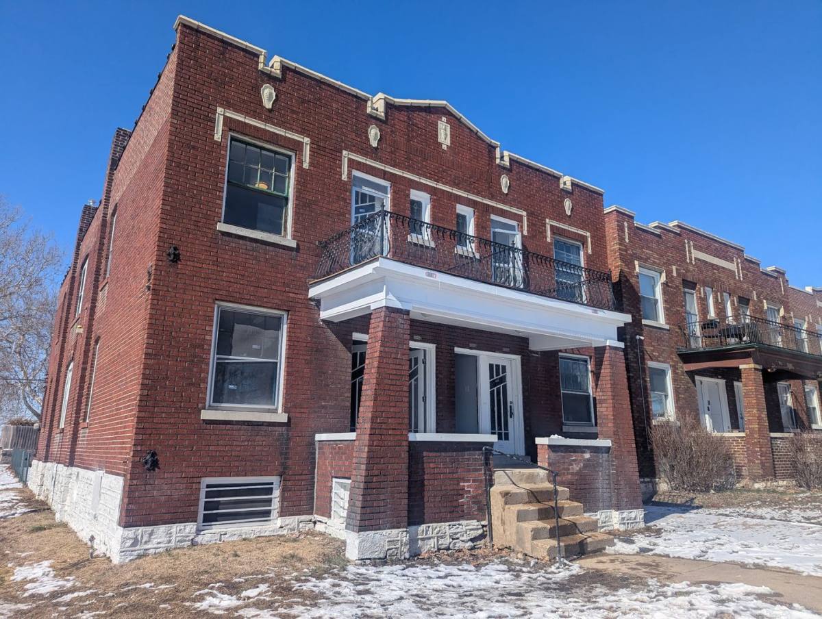 Apartment for rent at 5027-5029 S Broadway, Saint Louis, MO 63111