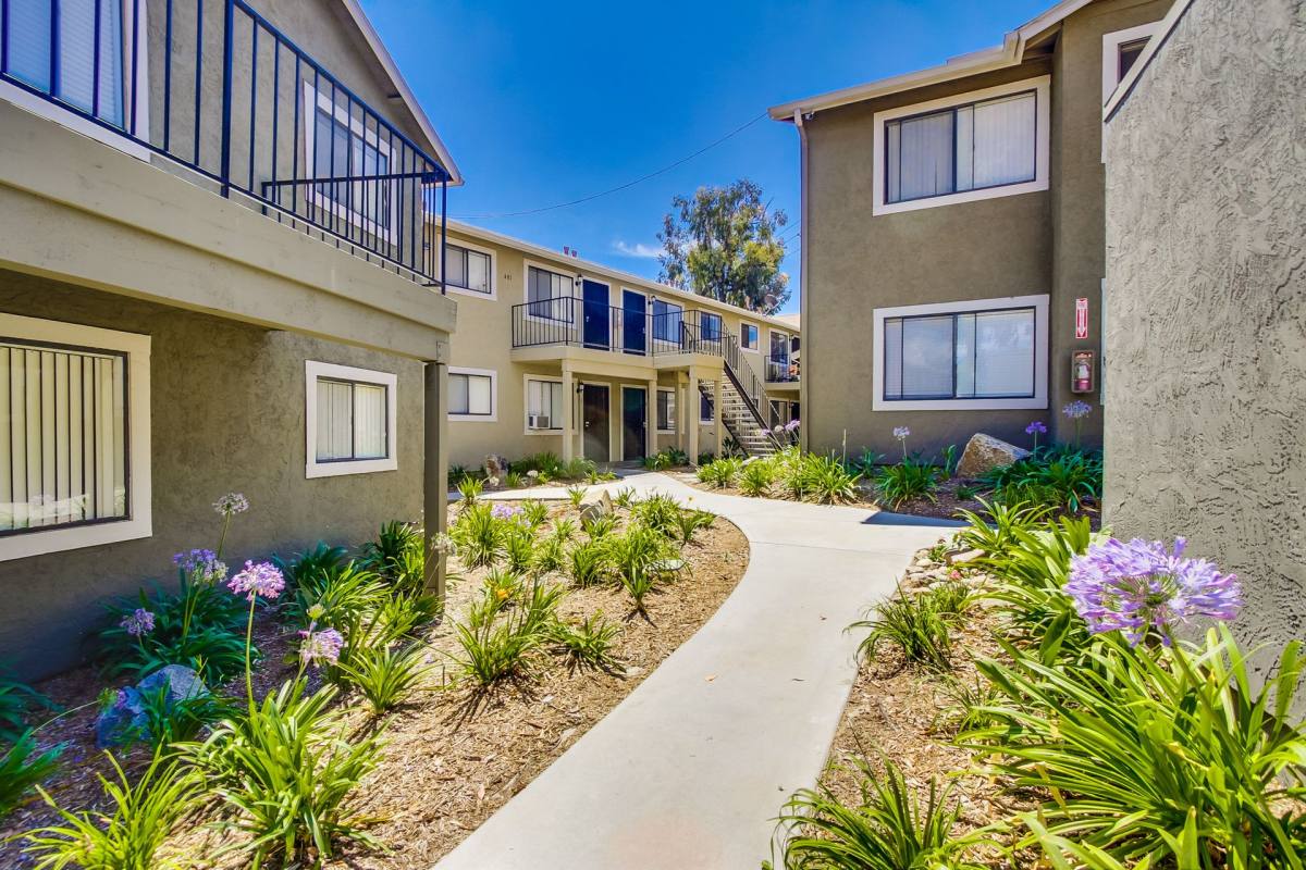 Apartment for rent at 475-487 S Meadowbrook Dr, San Diego, CA 92114