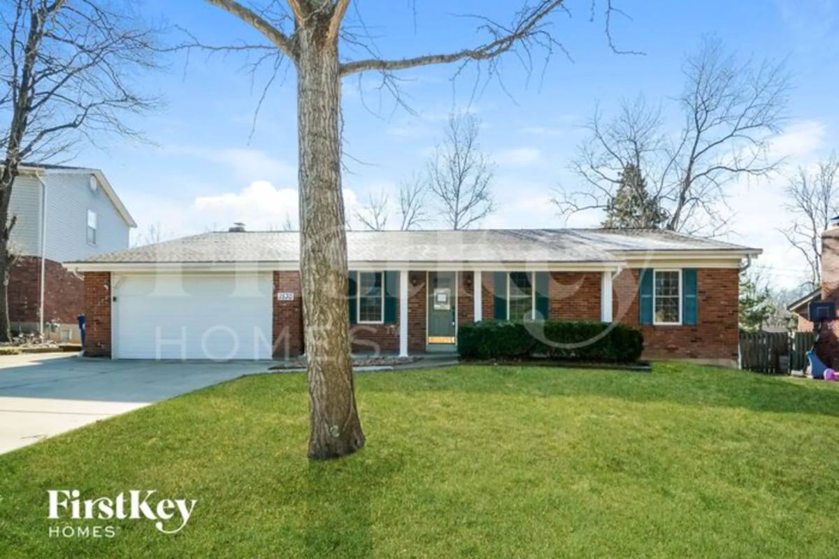 House for rent at 1530 Froesel Dr, Ballwin, MO 63011