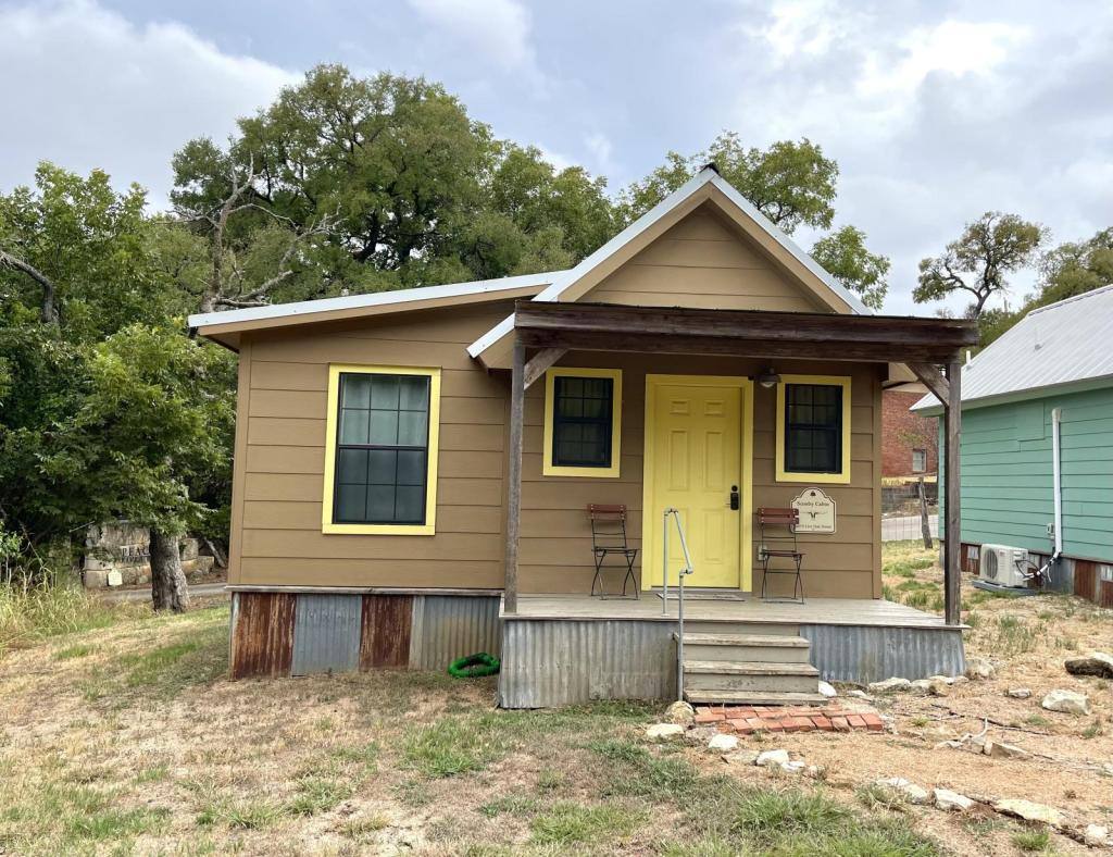 House for rent at 607 Live Oak St, Gatesville, TX 76528
