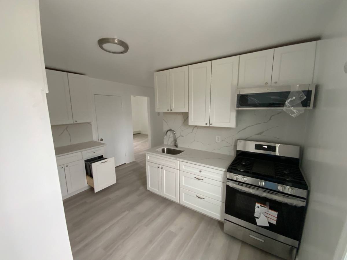 Apartment for rent at 316 McCandless St #4, Linden, NJ 07036