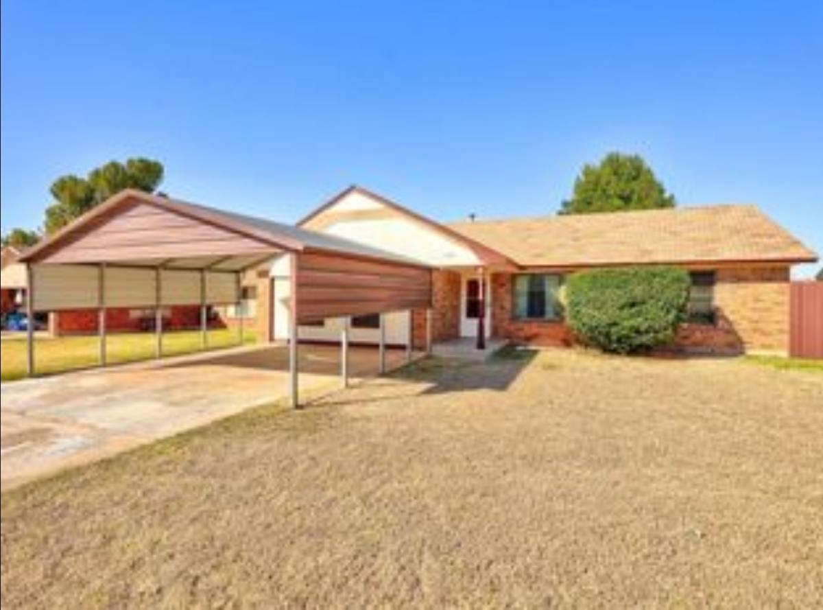 House for rent at 1101 W Gladys Way, Mustang, OK 73064