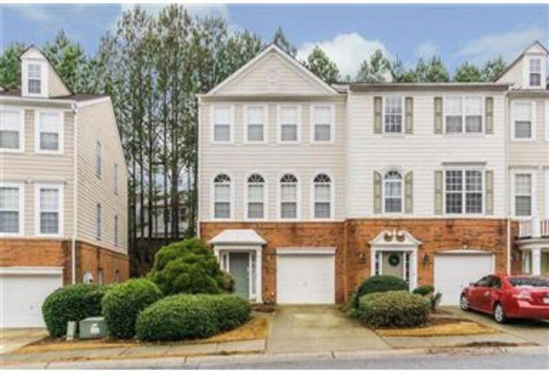 Townhouse for rent at 3950 Howell Park Rd, Duluth, GA 30096