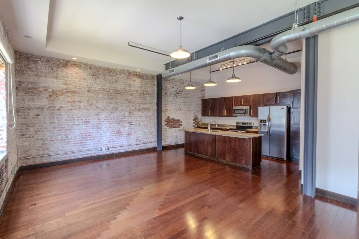 Apartment for rent at 107 N Detroit Ave, Tulsa, OK 74120