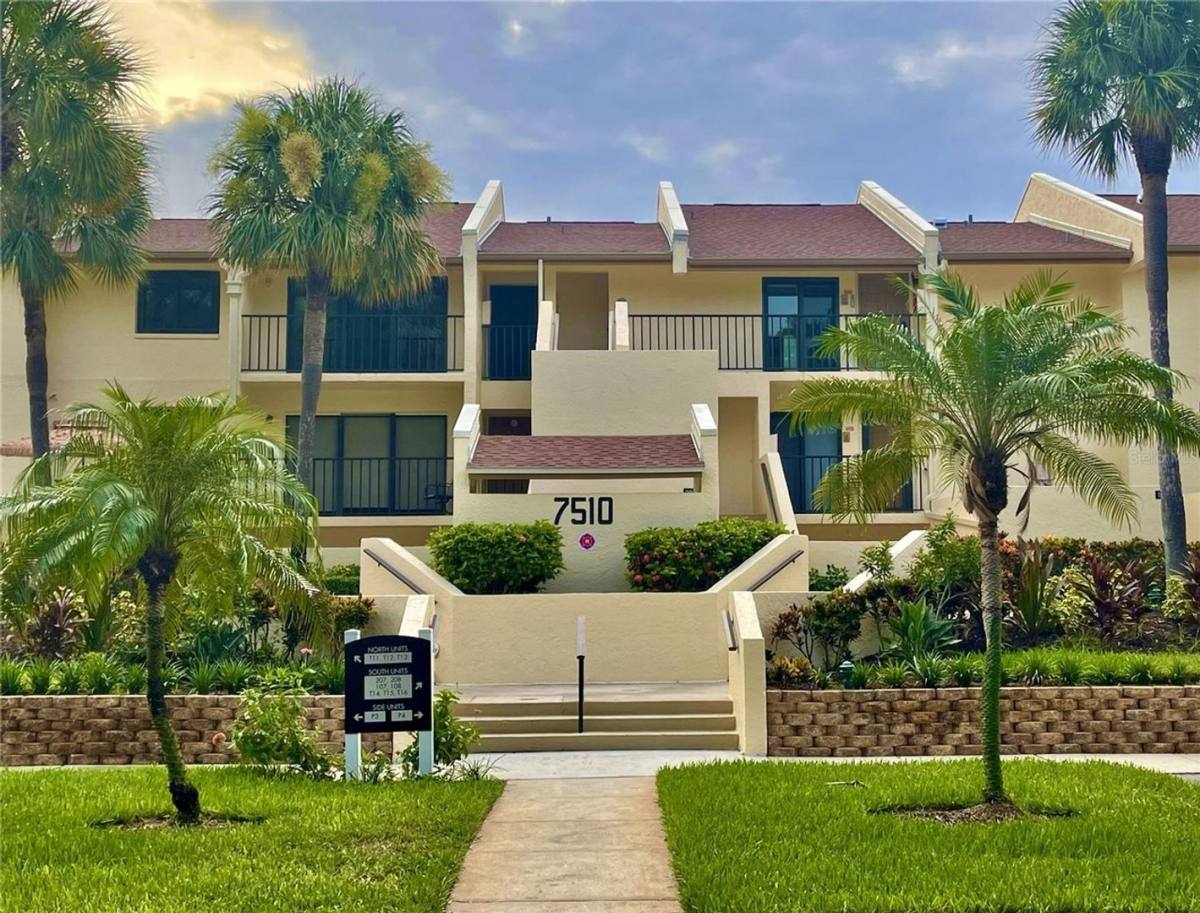 Condo for rent at 7510 Sunshine Skyway Lane S #208, Saint Petersburg, FL 33711