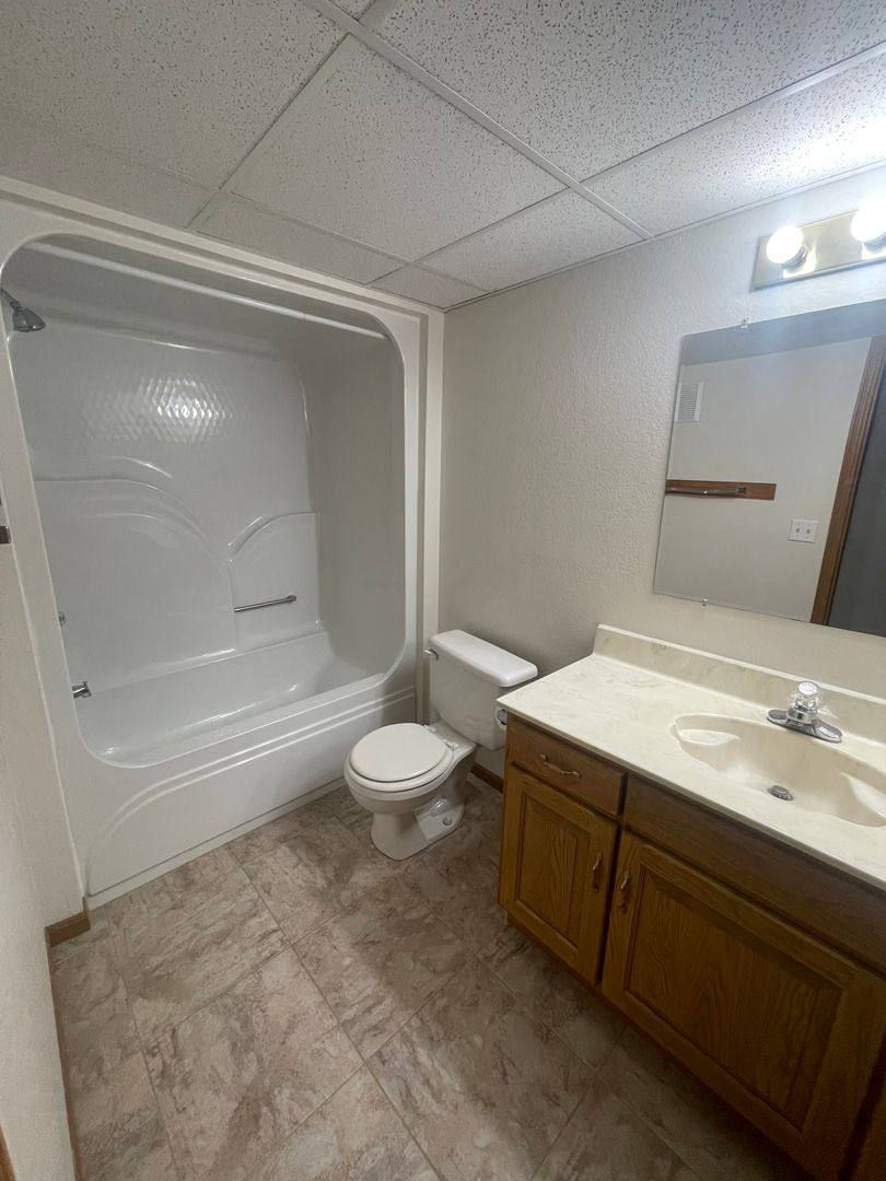 1600 Mapleton Ave, Bismarck, ND 58503