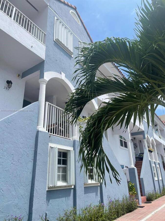 Townhouse for rent at 347 Virginia St, Hollywood, FL 33019