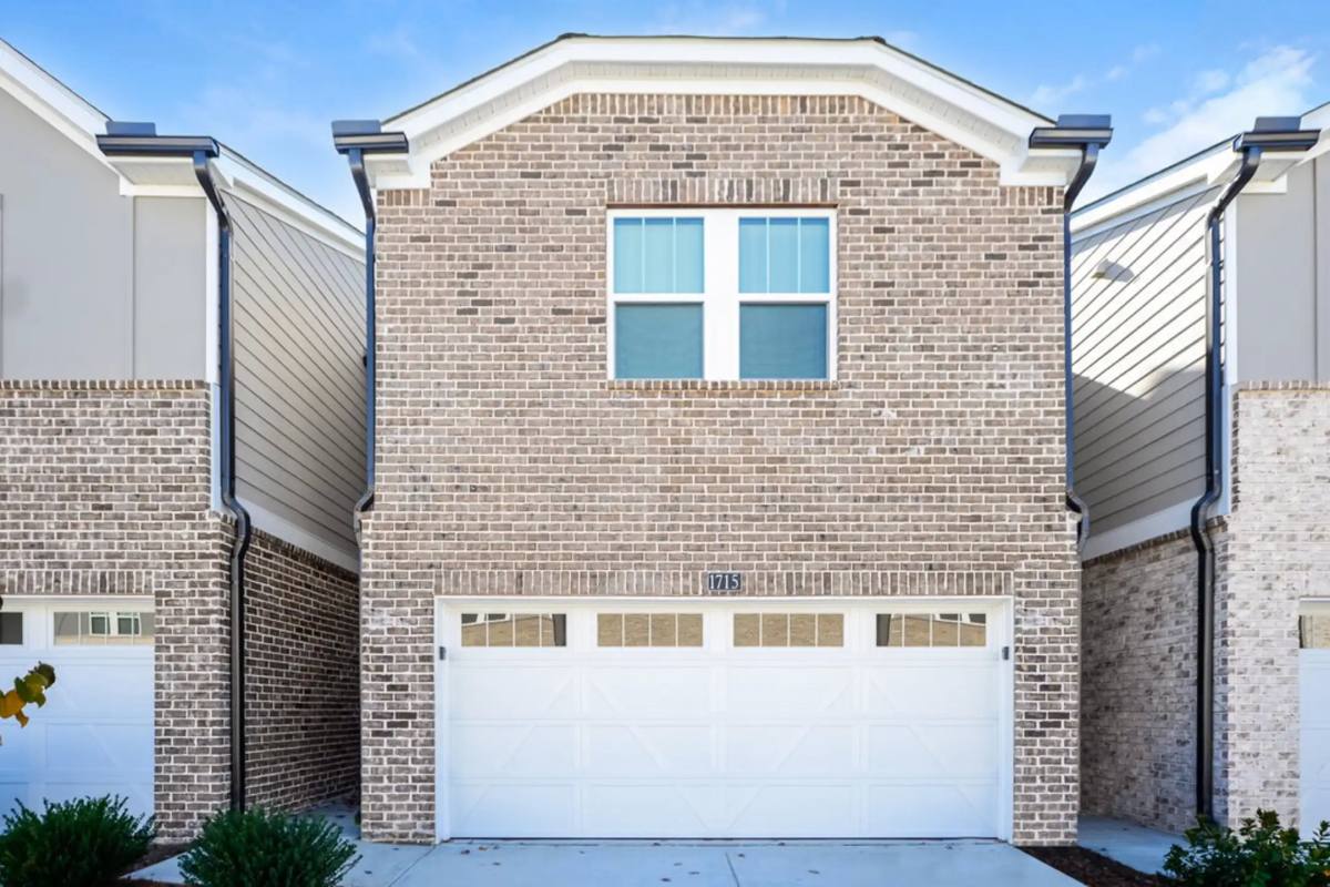 Townhouse for rent at 1715 Villageside Court, Lawrenceville, GA 30043