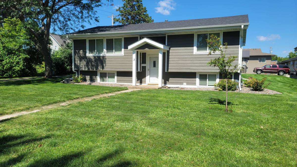 House for rent at 3 7th St NE, Buffalo, MN 55313