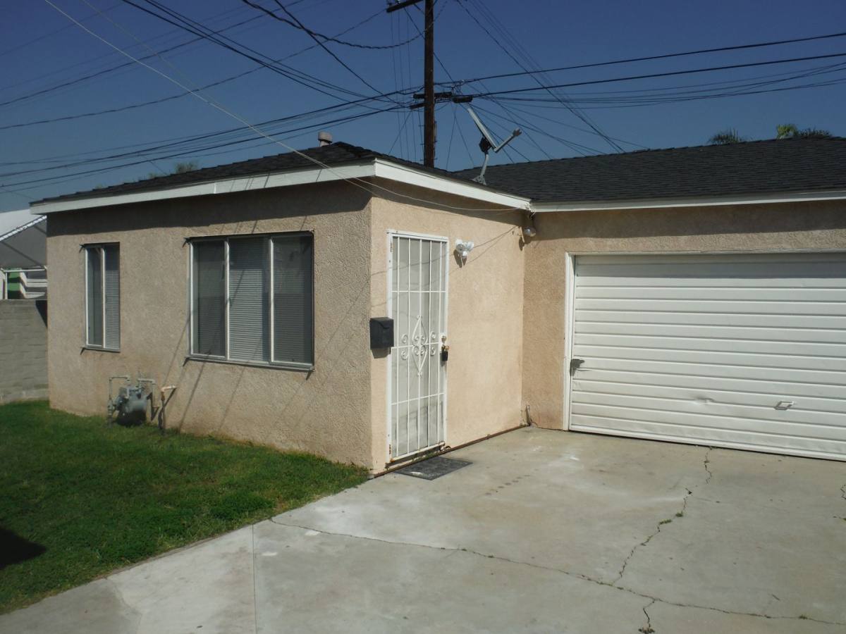 Apartment for rent at 10450 Capistrano, South Gate, CA 90280