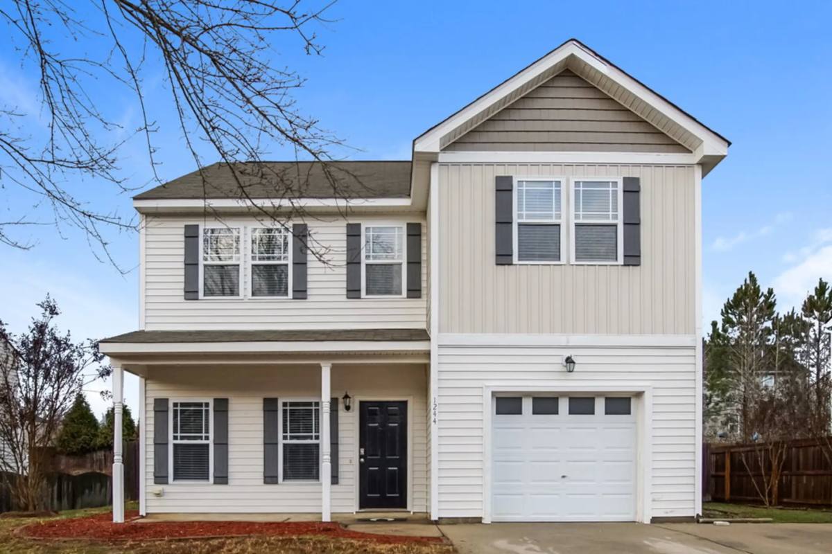 House for rent at 1244 Braemar Highland Dr, Zebulon, NC 27597