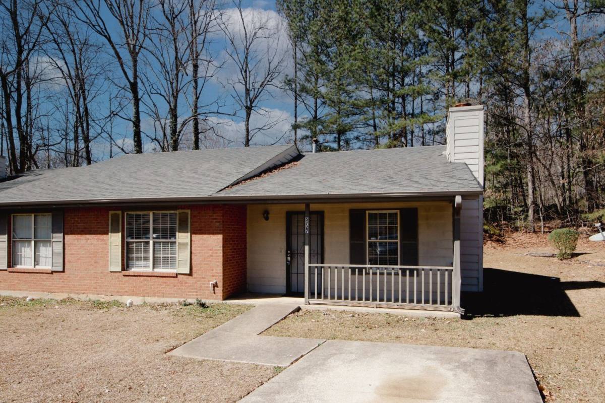 Apartment for rent at 5727 Williamsburg Trace, Atlanta, GA 30349