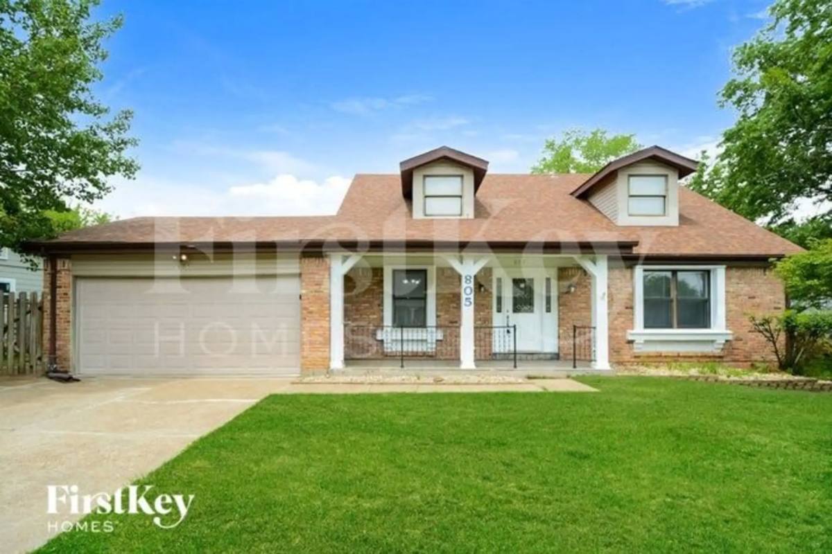 House for rent at 805 Forest Village Dr, Ballwin, MO 63021
