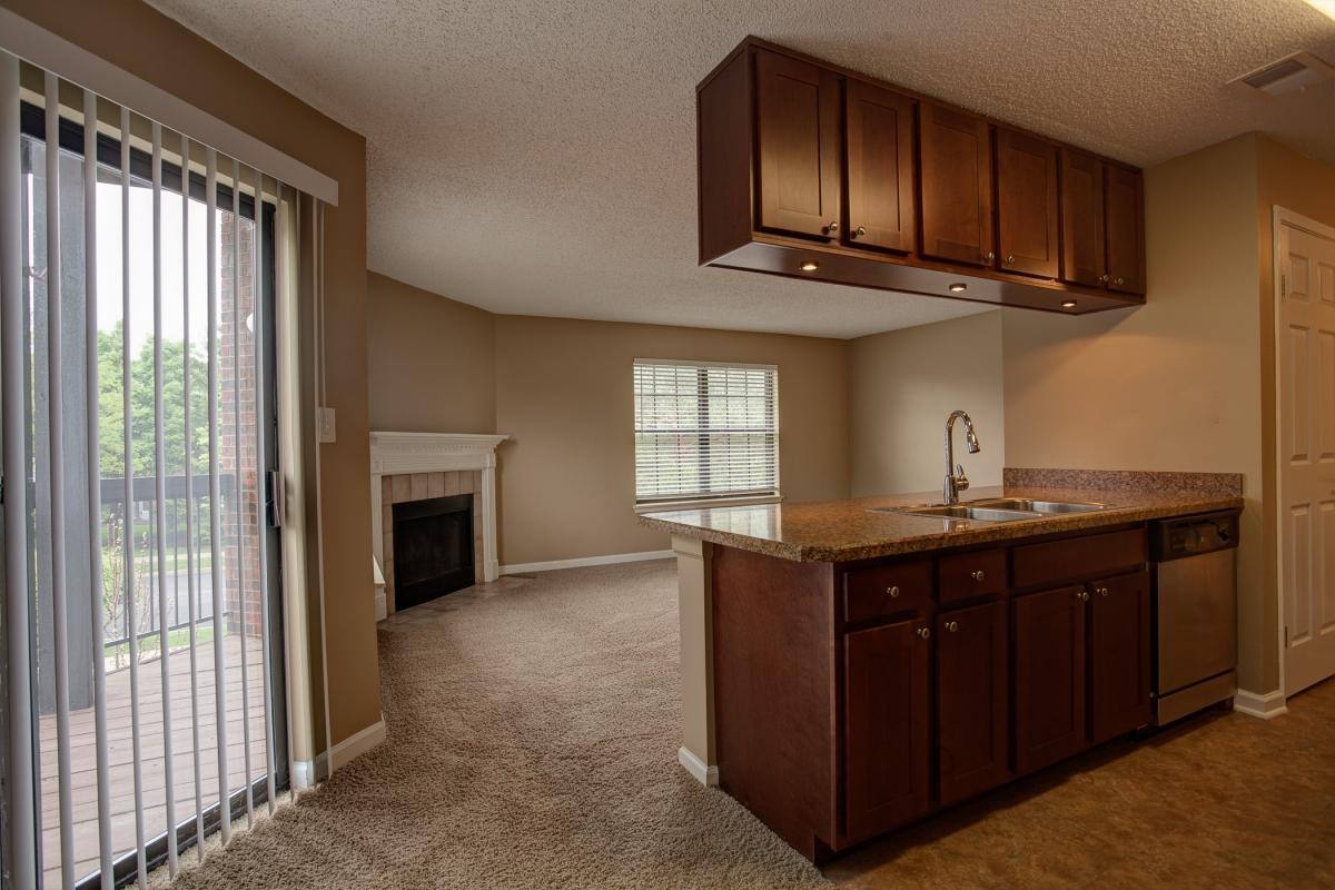 Apartment for rent at 1601 W Woods Dr, Arlington Heights, IL 60004