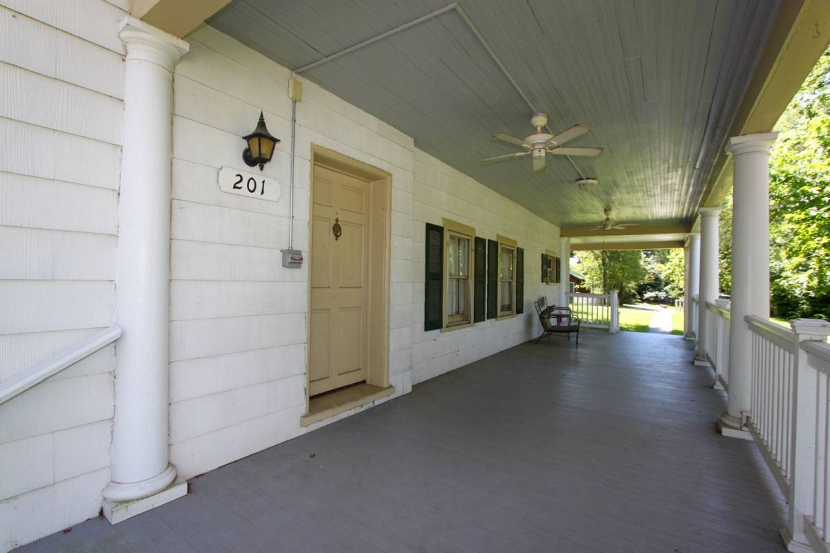Apartment for rent at 304 W German St, Shepherdstown, WV 25443