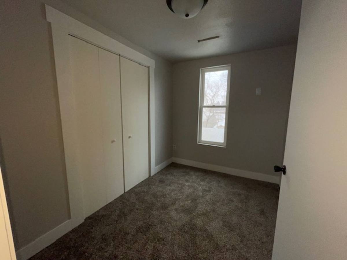 House for rent at 928 N Spring Ave, Sioux Falls, SD 57104