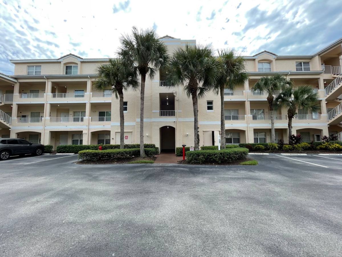 Apartment for rent at 1070 Woodshire Lane, Naples, FL 34105