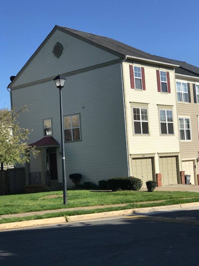 Townhouse for rent at 14085 Malta St, Woodbridge, VA 22193