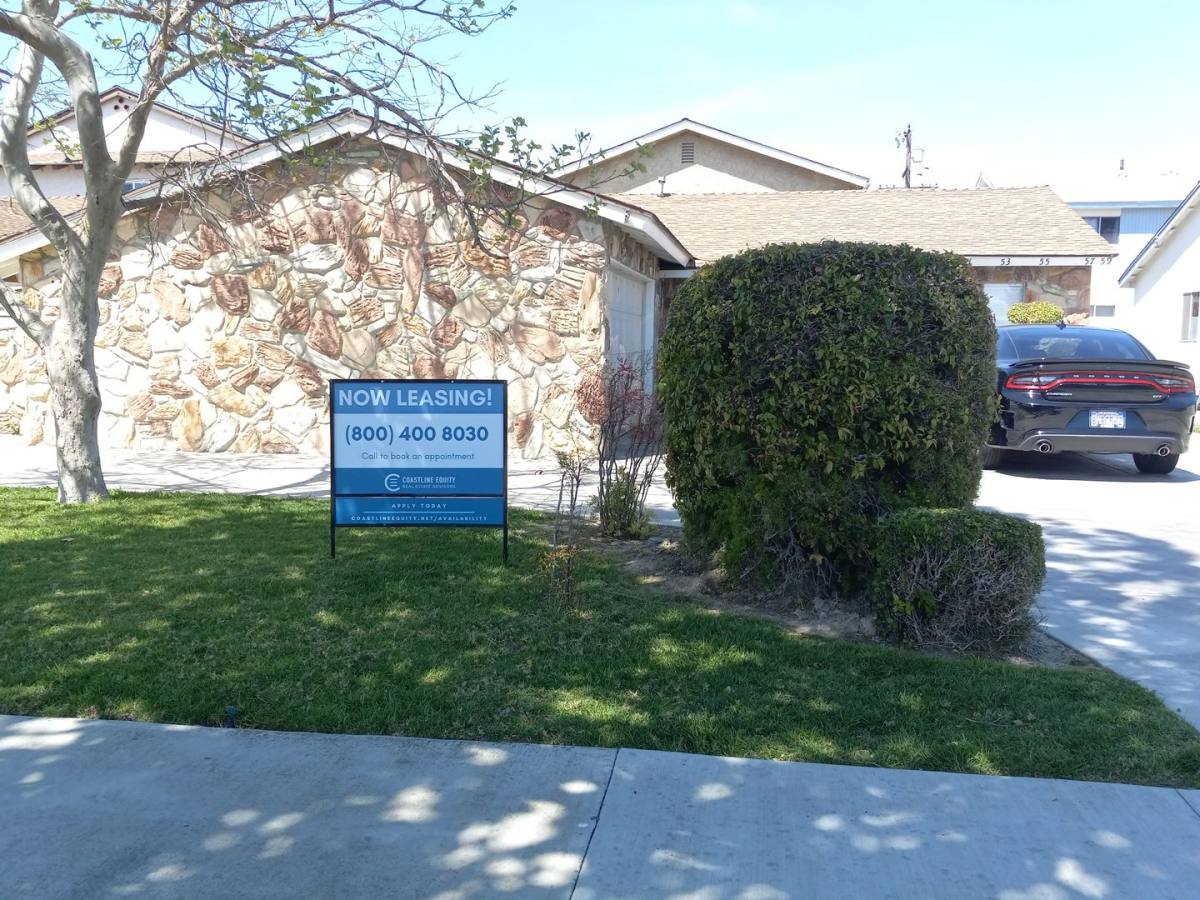 Apartment for rent at 4251-4259 Farquhar Ave, Los Alamitos, CA 90720