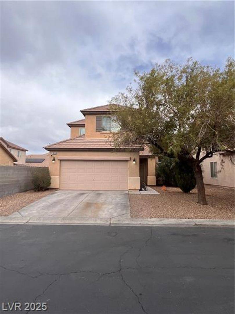 House for rent at 7636 Dove Canyon St, Las Vegas, NV 89123