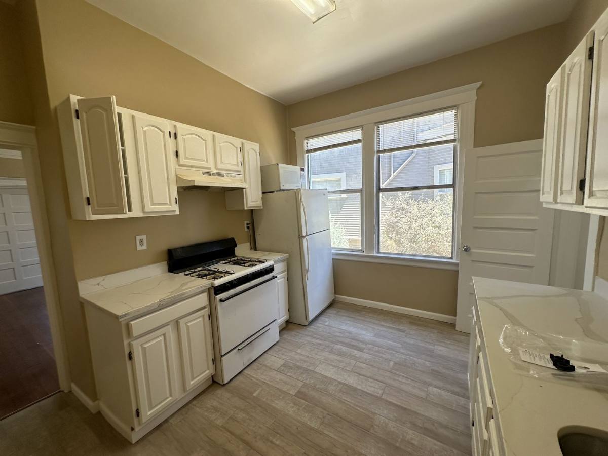 Apartment for rent at 889 34th St, Emeryville, CA 94608
