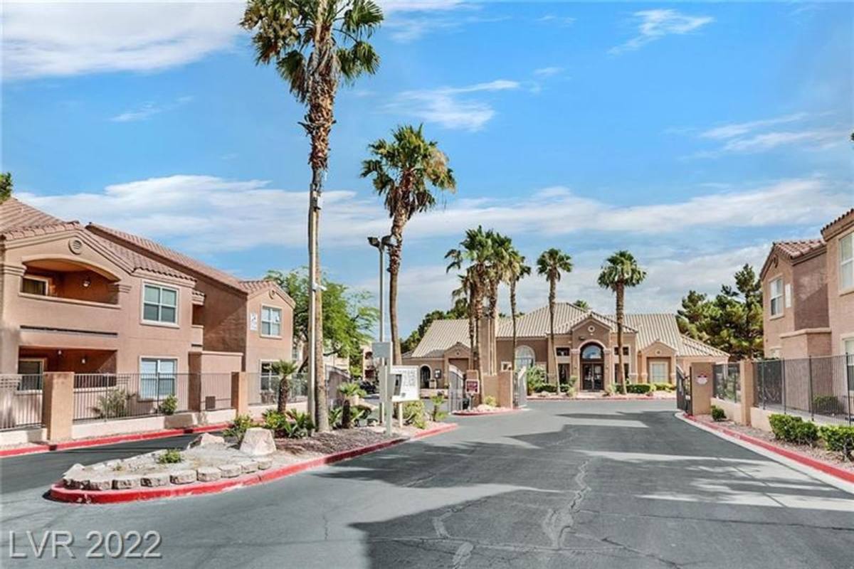 Condo for rent at 8101 Flamingo Rd, Las Vegas, NV 89147