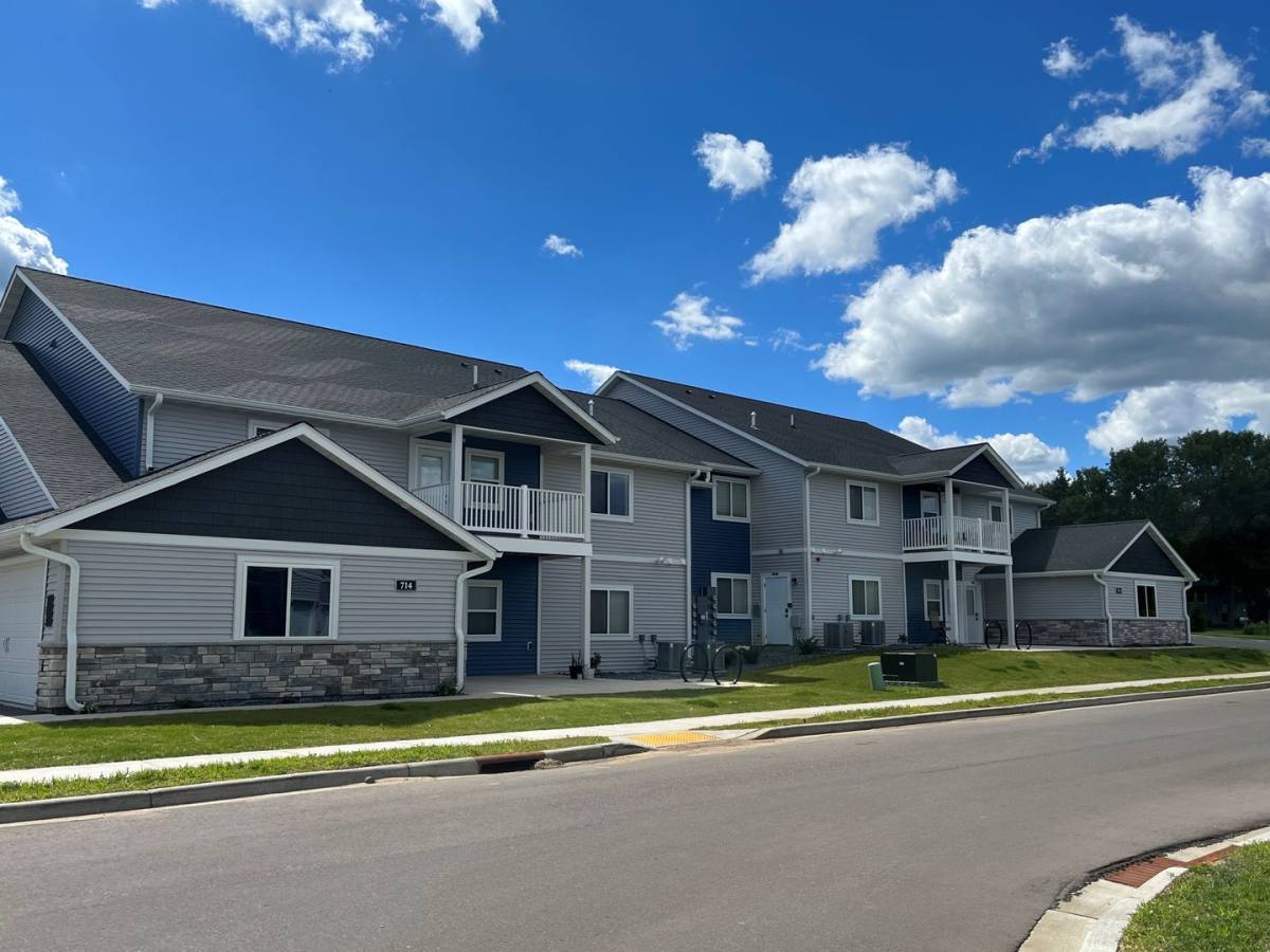 Apartment for rent at 714 Peregrine Circle, River Falls, WI 54022