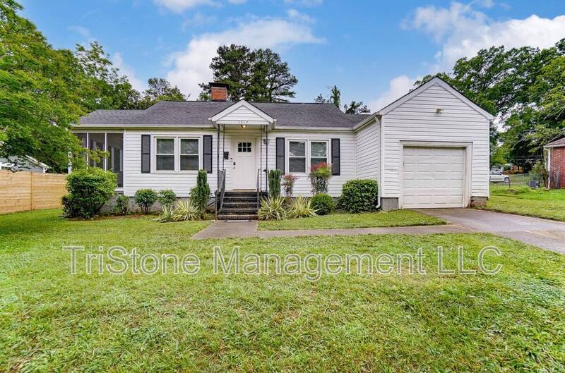 House for rent at 1317 Remount Rd, Charlotte, NC 28208
