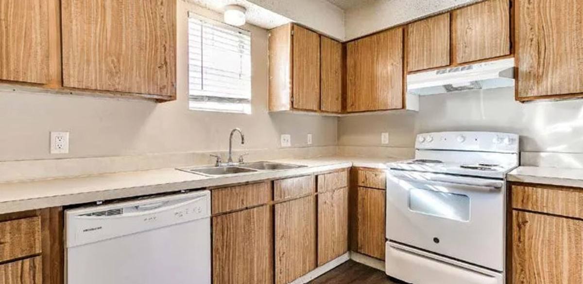 Townhouse for rent at 1900 W Broadway Ave, Elk City, OK 73644
