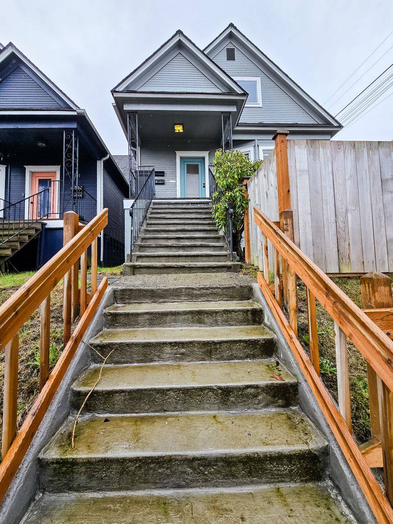 Apartment for rent at 1212 Pacific Ave, Everett, WA 98201