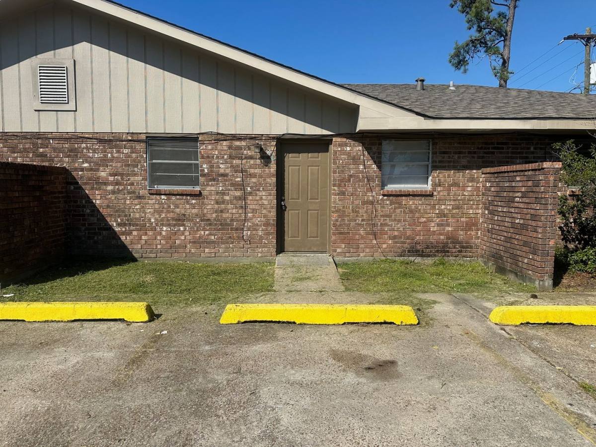 Apartment for rent at 279 Victoria Dr, Lake Charles, LA 70611